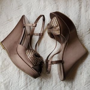 Chinese Laundry Satin wedge